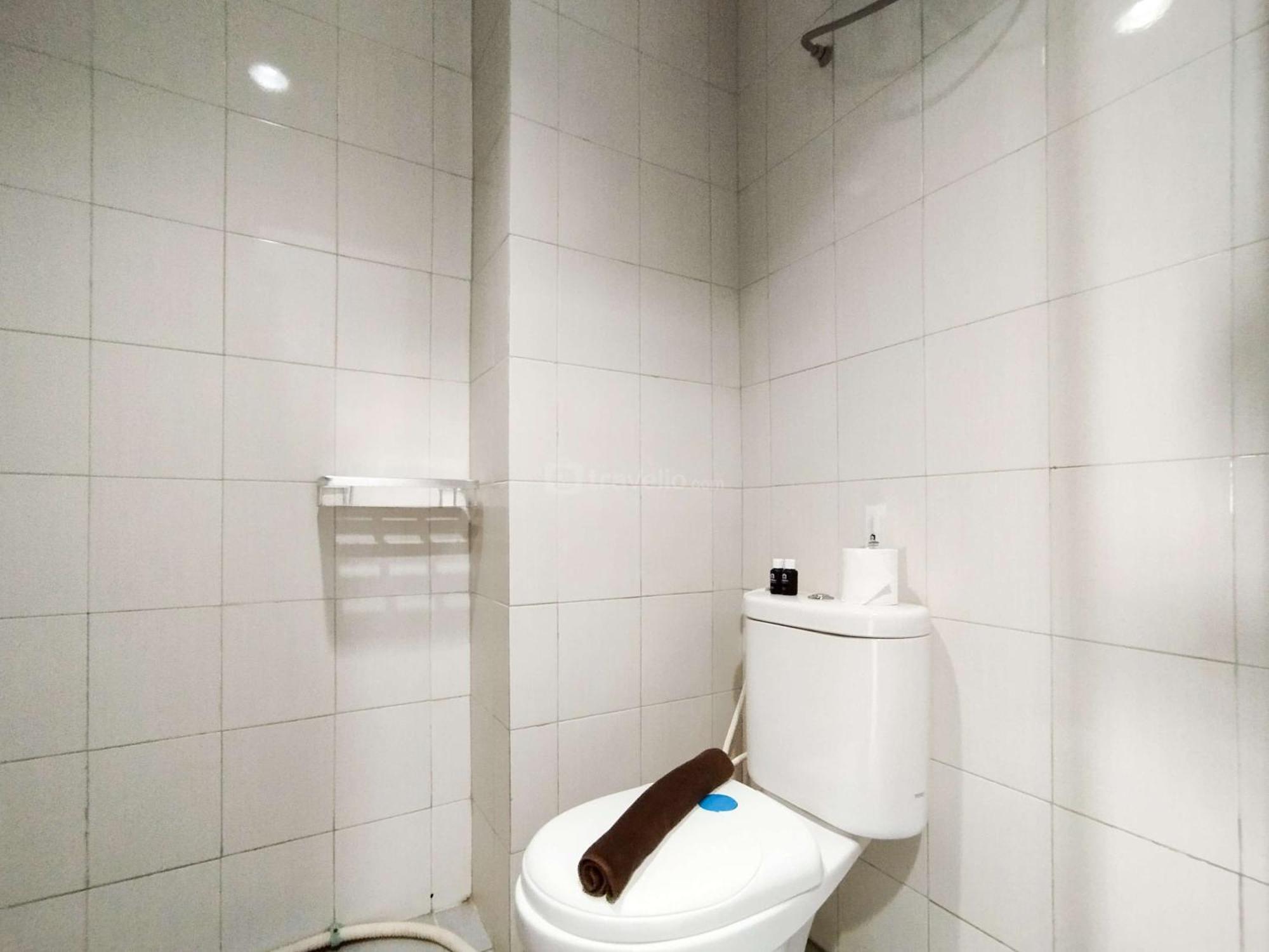 Spacious And Cozy 2br Mekarwangi Square Cibaduyut By Travelio Bandung